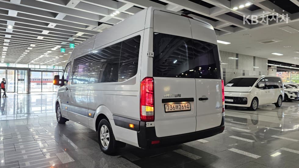 Хюндай Солати (Микробус)2.5 Дизел 15-местен Лукс - 5