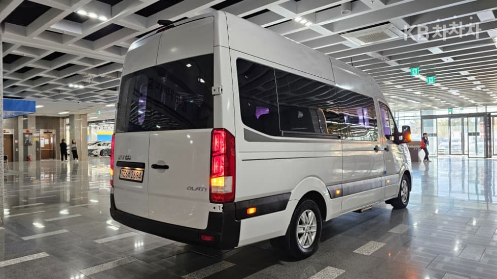 Хюндай Солати (Микробус)2.5 Дизел 15-местен Лукс - 4