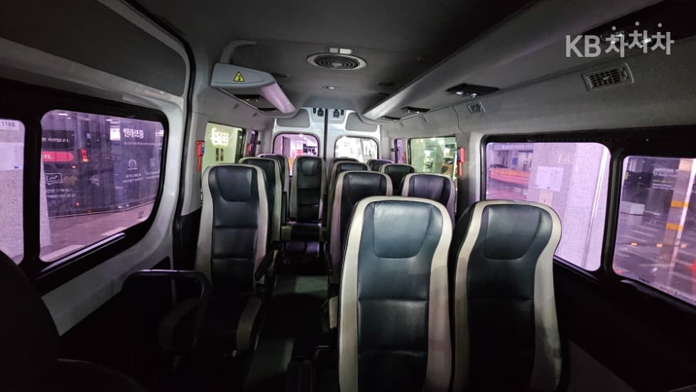 Хюндай Солати (Микробус)2.5 Дизел 15-местен Лукс - 11