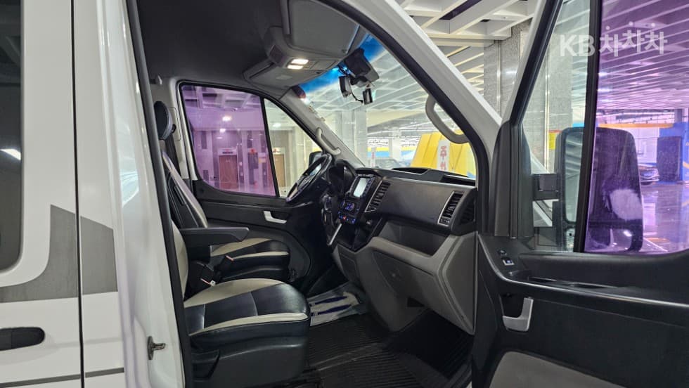 Хюндай Солати (Микробус)2.5 Дизел 15-местен Лукс - 12