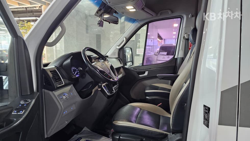 Хюндай Солати (Микробус)2.5 Дизел 15-местен Лукс - 14