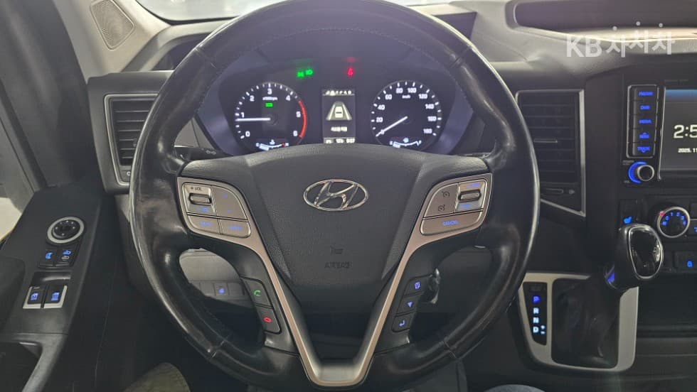 Хюндай Солати (Микробус)2.5 Дизел 15-местен Лукс - 18