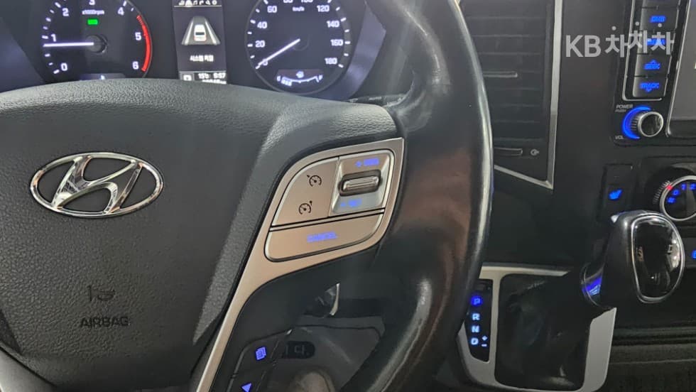 Хюндай Солати (Микробус)2.5 Дизел 15-местен Лукс - 21