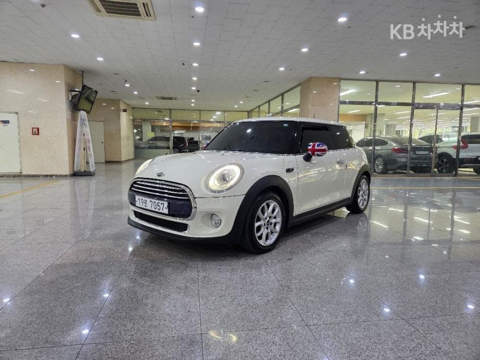Мини Cooper 3도어 D 1.5 하이트림 - Image 1
