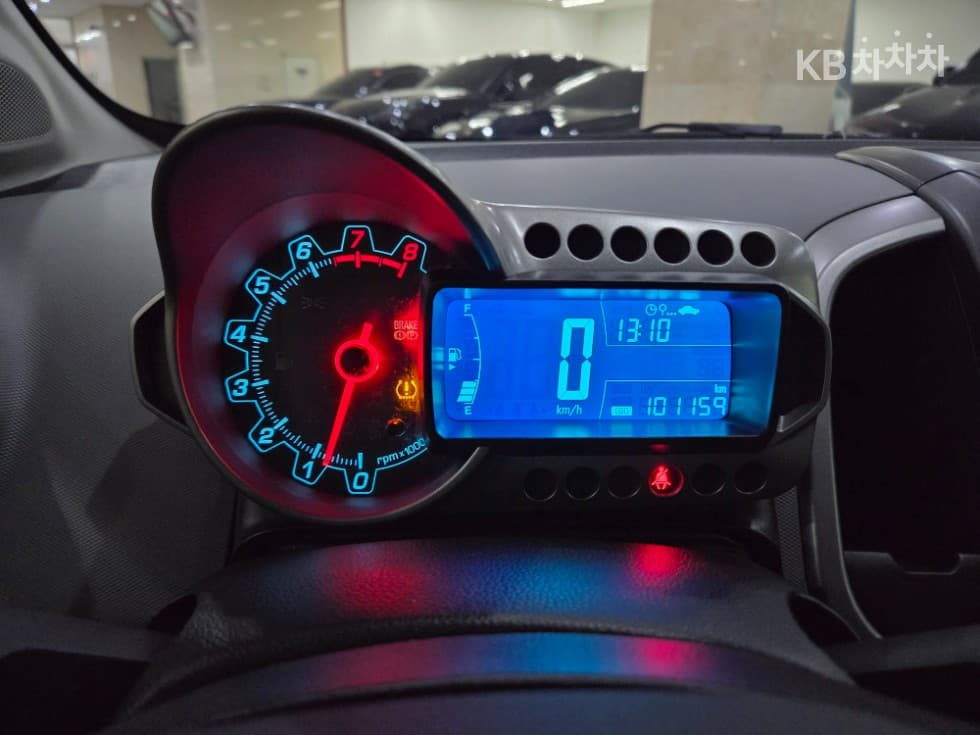 Джи Ем Корея Chevrolet 아베오1.4 Турбо LS Висок клас - 10