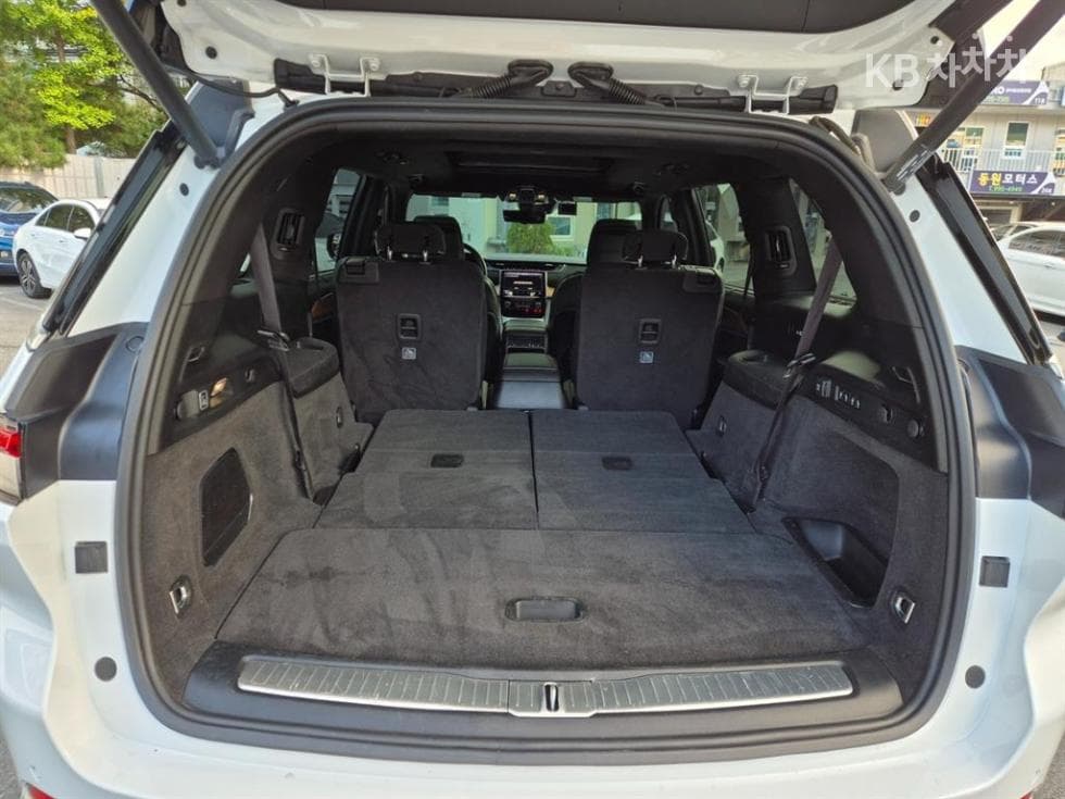 지프 그랜드 체로키(WL)3.6 Бензин L Summit Reserve - 5