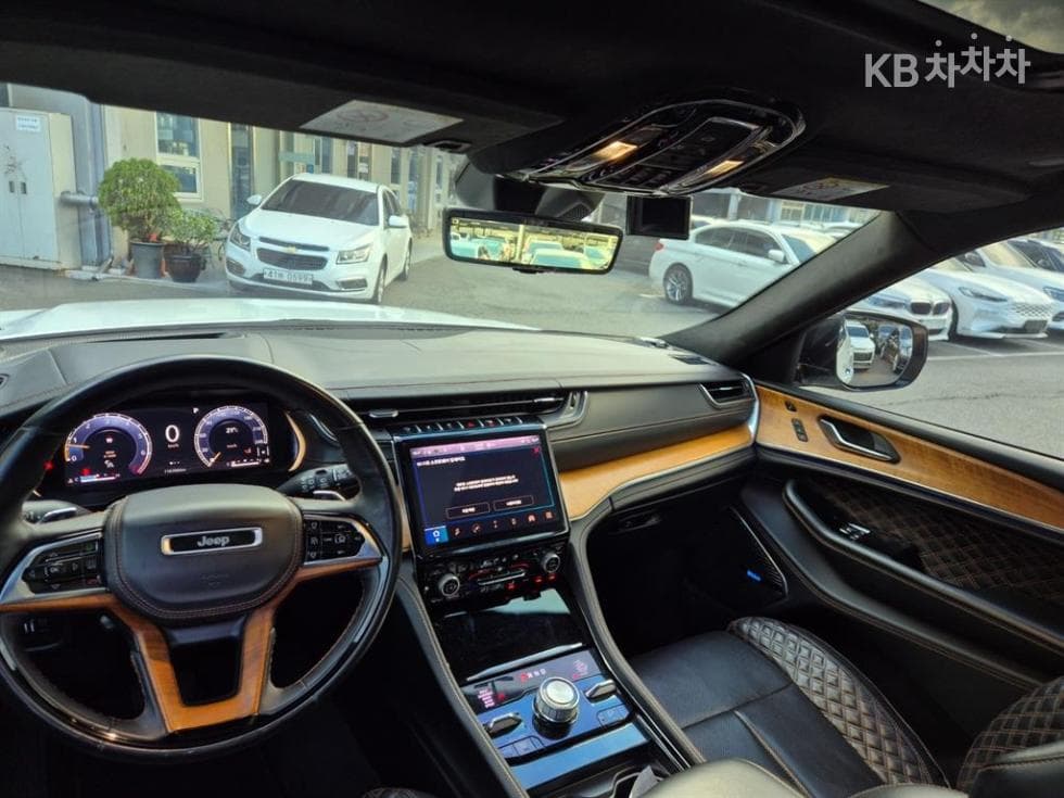 지프 그랜드 체로키(WL)3.6 Бензин L Summit Reserve - 7