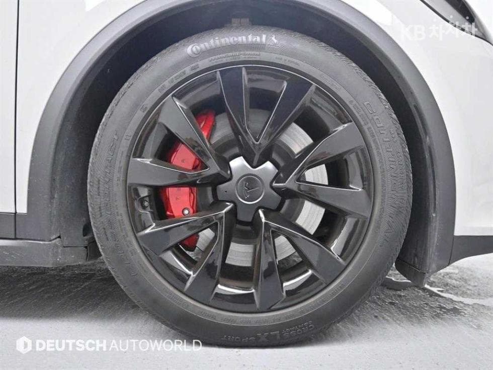 (15n2899)Tesla Model XPlaid - 5