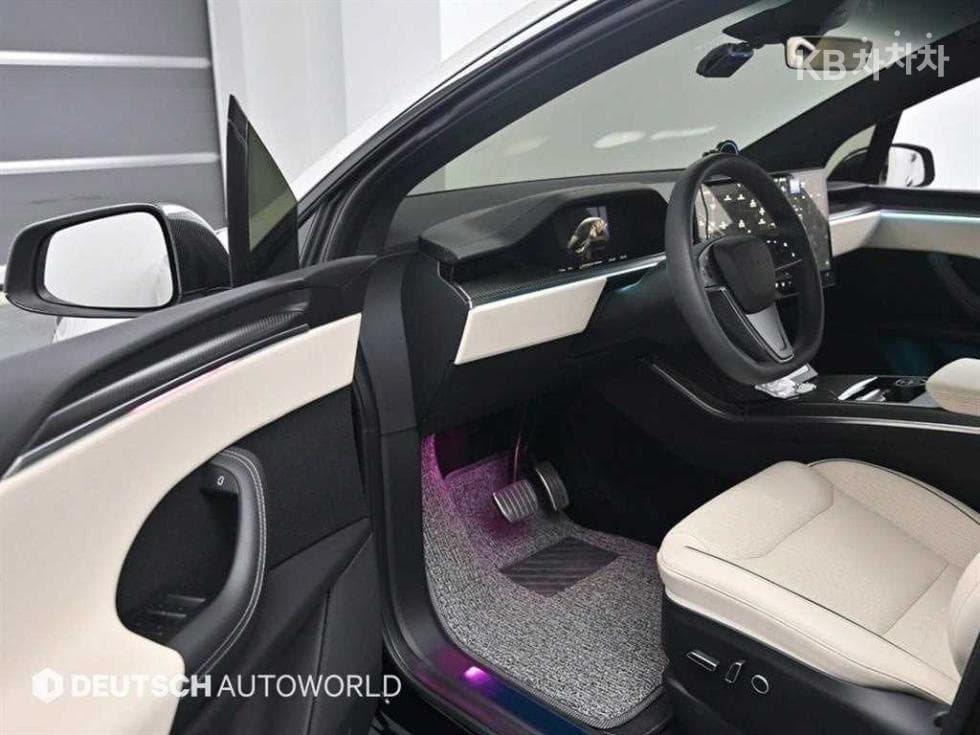 (15n2899)Tesla Model XPlaid - 11