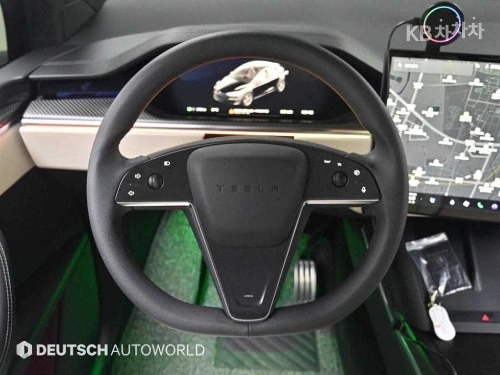 (15n2899)Tesla Model XPlaid - 13