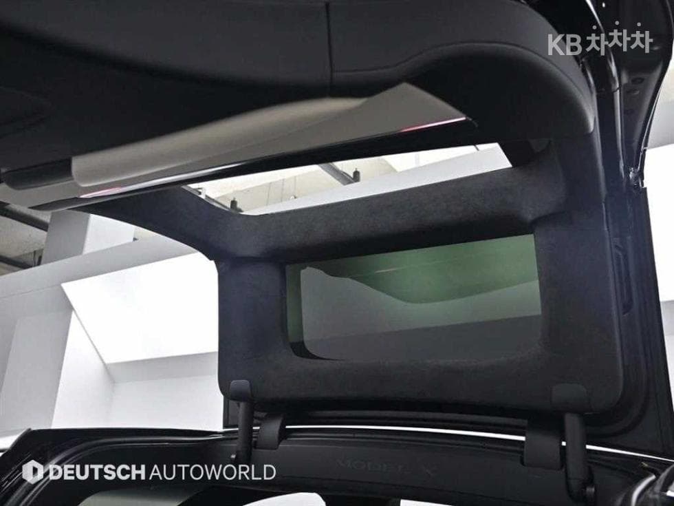 (15n2899)Tesla Model XPlaid - 18