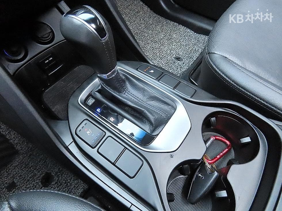 Хюндай Санта Фе DMХонда R-двигател 2.0 дизел 2WD PREMIUM Стандартен - 9