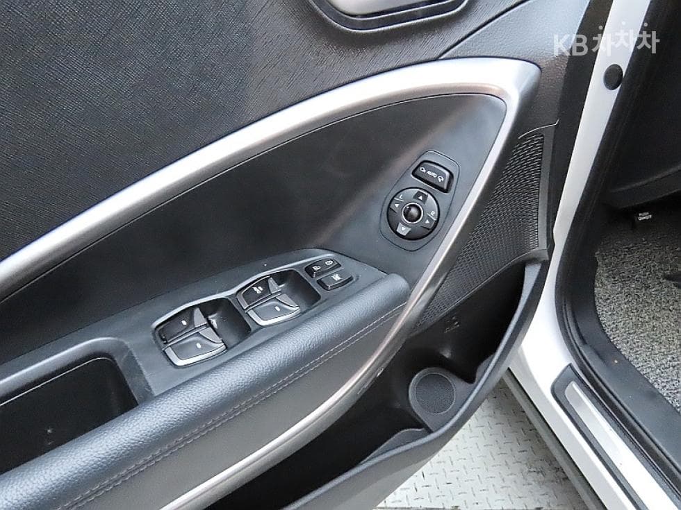 Хюндай Санта Фе DMХонда R-двигател 2.0 дизел 2WD PREMIUM Стандартен - 13