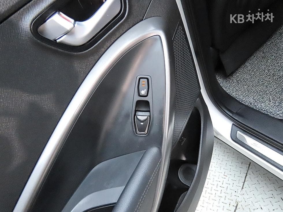 Хюндай Санта Фе DMХонда R-двигател 2.0 дизел 2WD PREMIUM Стандартен - 18