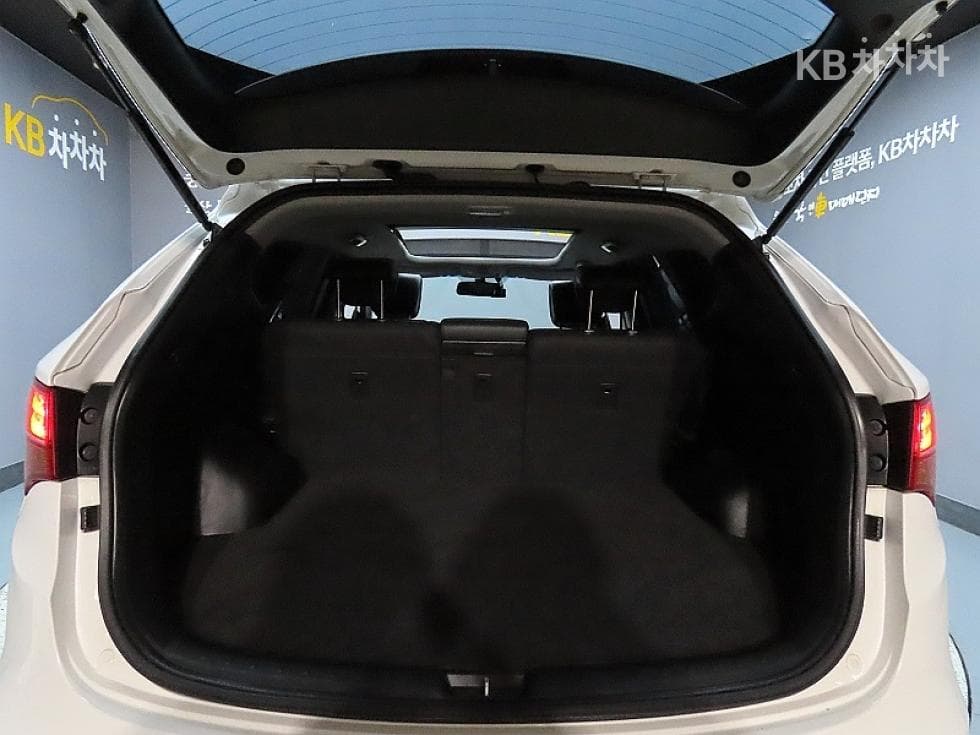 Хюндай Санта Фе DMХонда R-двигател 2.0 дизел 2WD PREMIUM Стандартен - 19