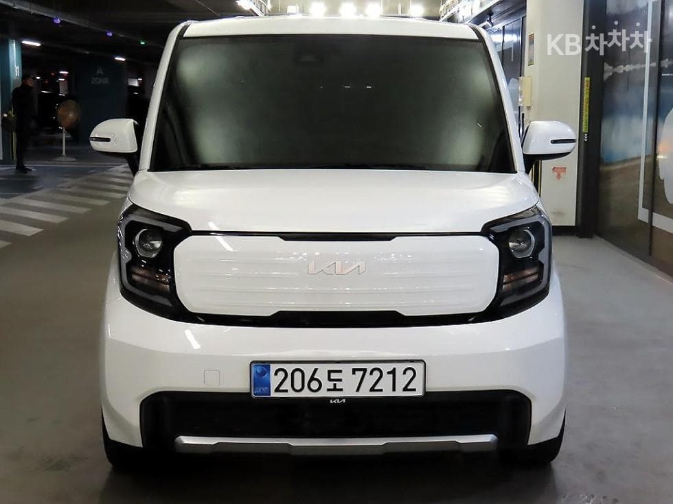 Kia The New (facelift) Kia Ray (van)1.0 Gasoline Signature - 2