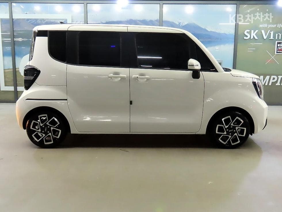 Kia The New (facelift) Kia Ray (van)1.0 Gasoline Signature - 3