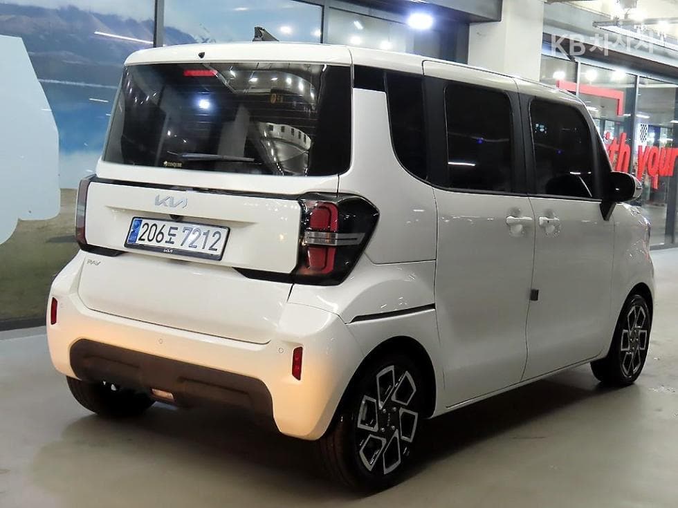 Kia The New (facelift) Kia Ray (van)1.0 Gasoline Signature - 4