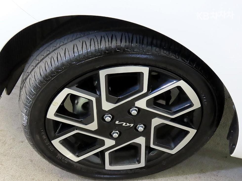 Kia The New (facelift) Kia Ray (van)1.0 Gasoline Signature - 20