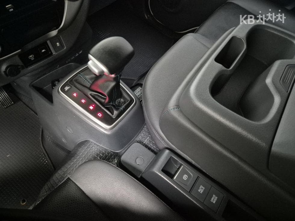 Киа The New (фейслифт) Бонго 3 (лек) EVBox Truck 1 тон 표준형 Королевска кабина Удължено междуосие Стандартен - 7