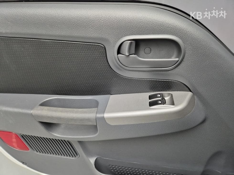 Киа The New (фейслифт) Бонго 3 (лек) EVBox Truck 1 тон 표준형 Королевска кабина Удължено междуосие Стандартен - 15