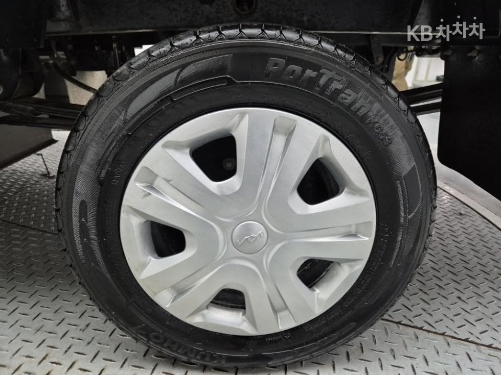 Киа The New (фейслифт) Бонго 3 (лек) EVBox Truck 1 тон 표준형 Королевска кабина Удължено междуосие Стандартен - 19