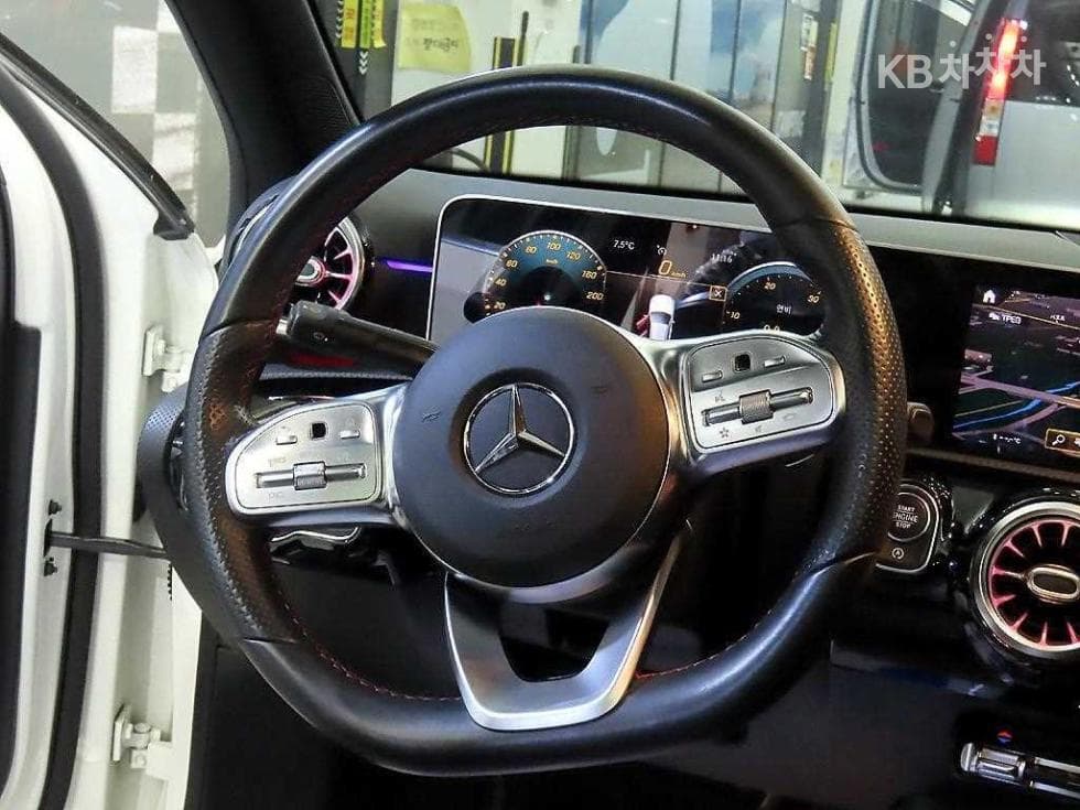 Mercedes-Benz A클래스(W177)AMG A35 4Matic - 8