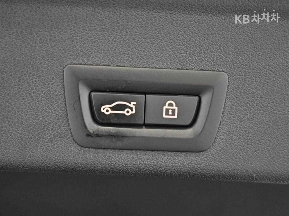 BMW X6(G06)M50i Standard - 20