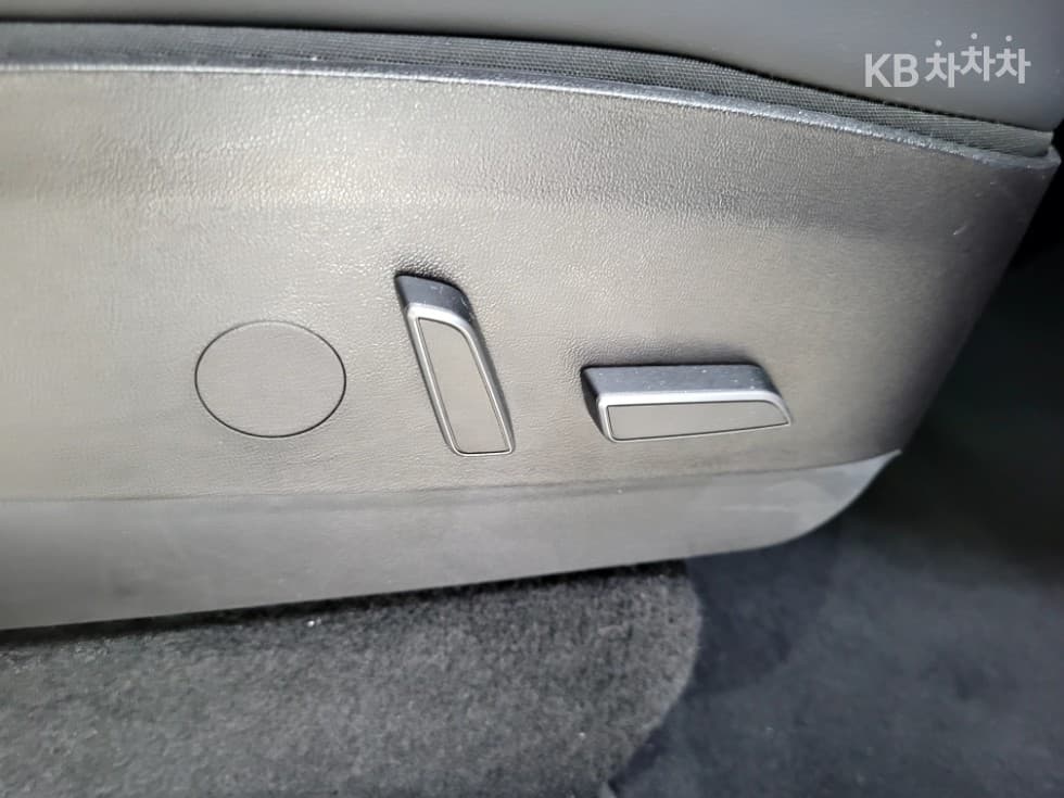 테슬라 Model YLong Range - 23