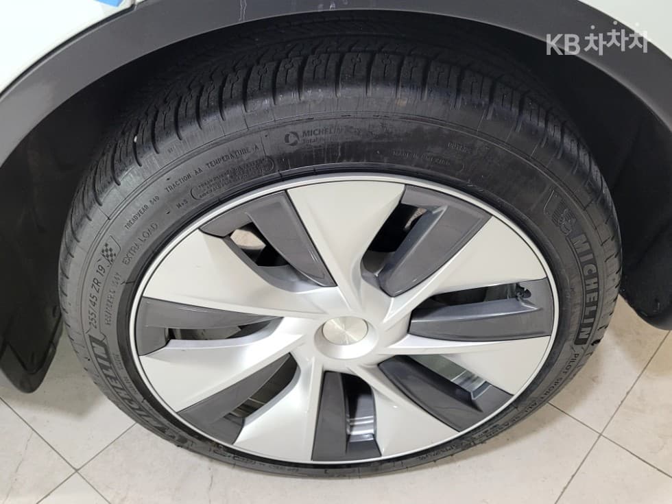 테슬라 Model YLong Range - 31