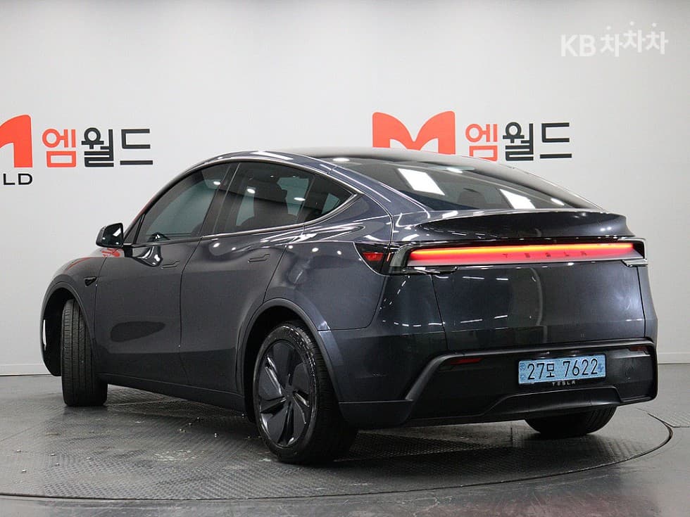 테슬라 Model YRWD Standard - 3
