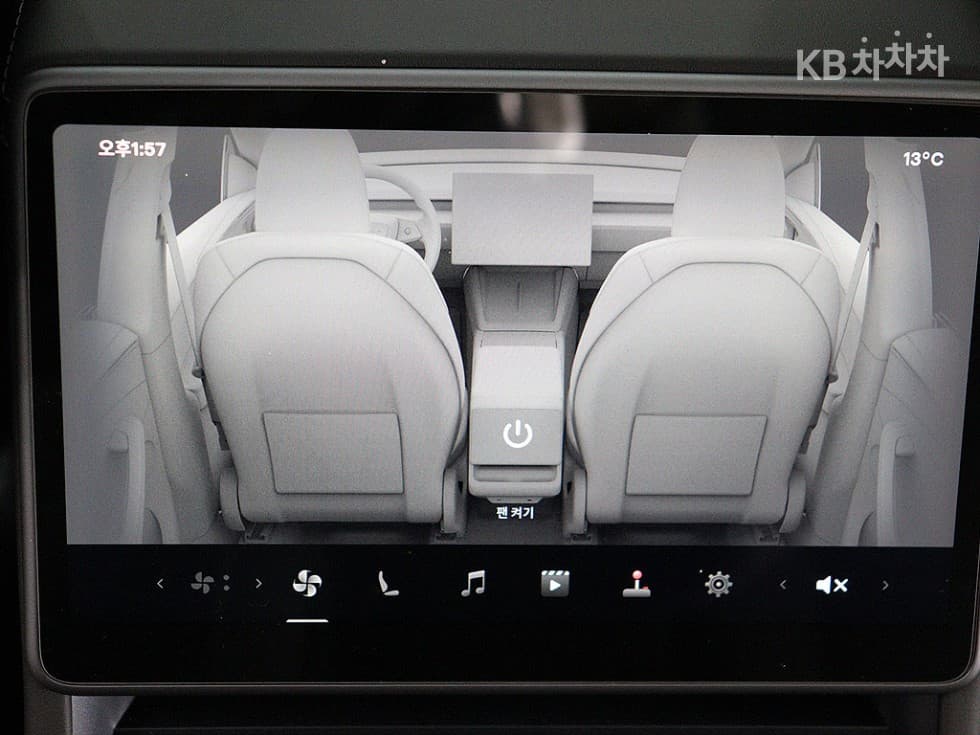 테슬라 Model YRWD Standard - 14