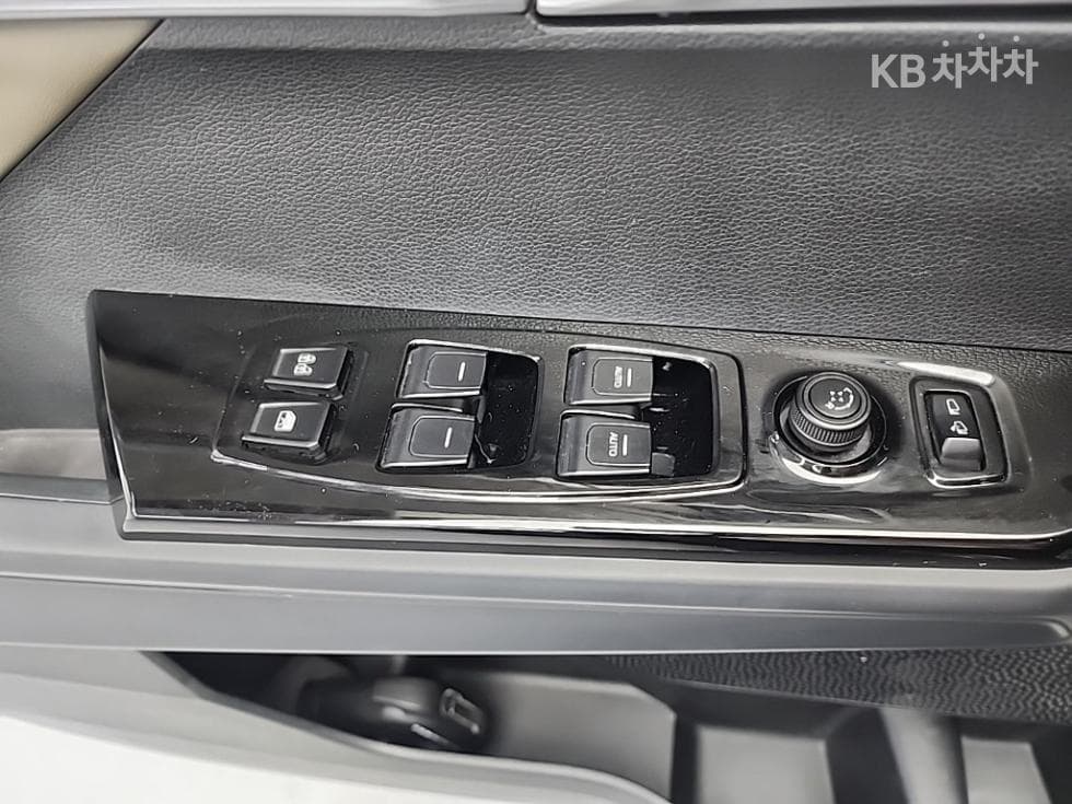 КейДжи Мобилити 토레스(J100)1.5 GDI Турбо T7 - 17