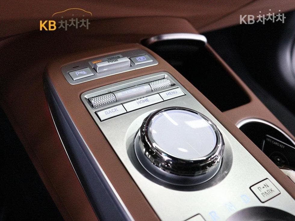 Genesis GV70Gasoline 2.5T AWD - 11