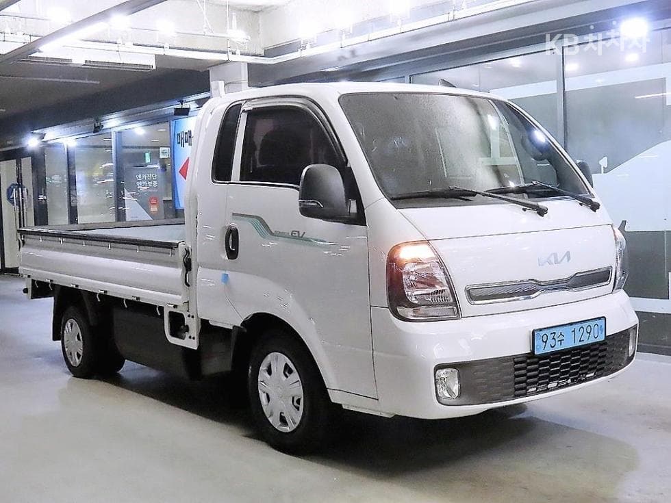 Киа The New (фейслифт) Бонго 3 (лек) EV 1 тон 2WD Удължено междуосие Королевска кабина GLS - Image 1