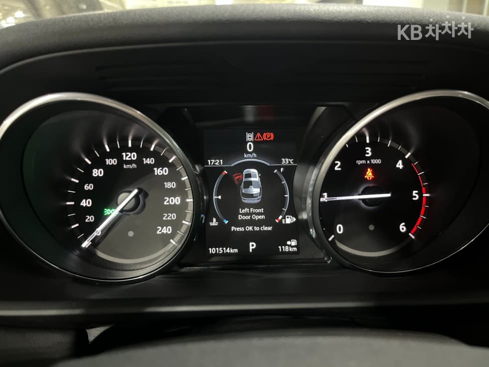 Land Rover 디스커버리53.0 TD6 HSE Luxury - 5