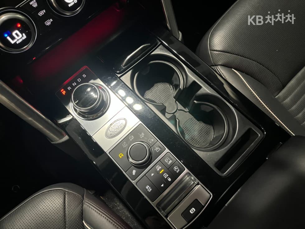 Land Rover 디스커버리53.0 TD6 HSE Luxury - 18