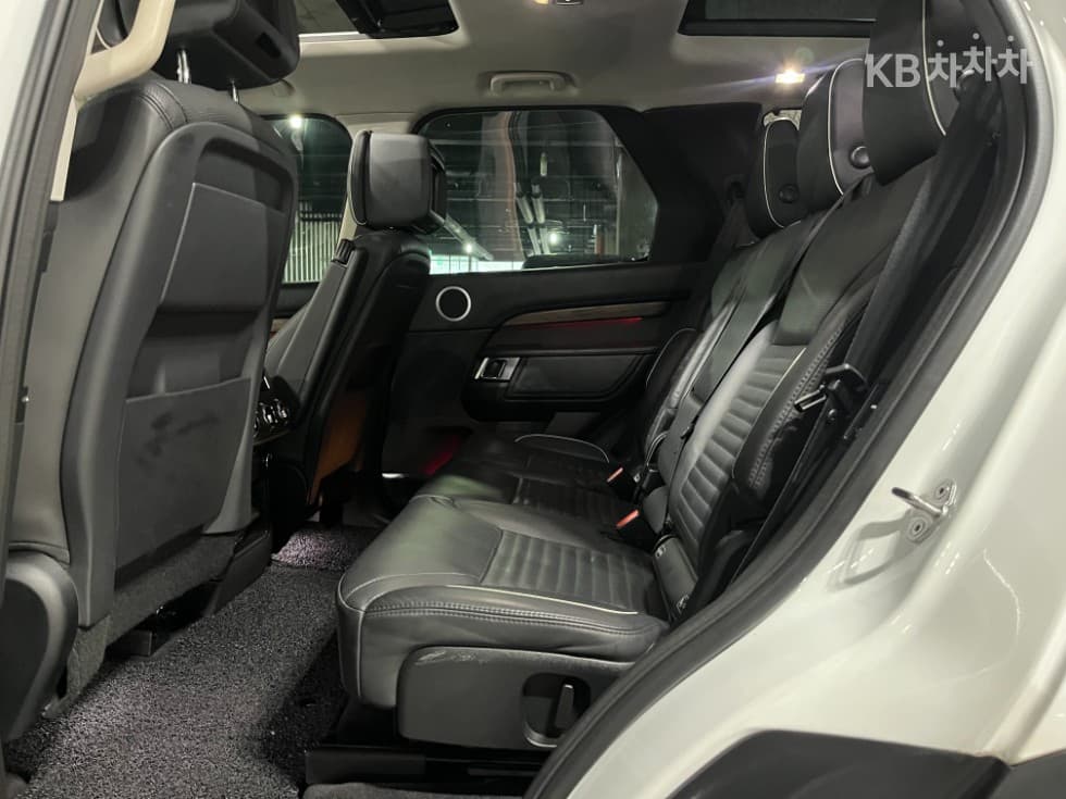 Land Rover 디스커버리53.0 TD6 HSE Luxury - 24