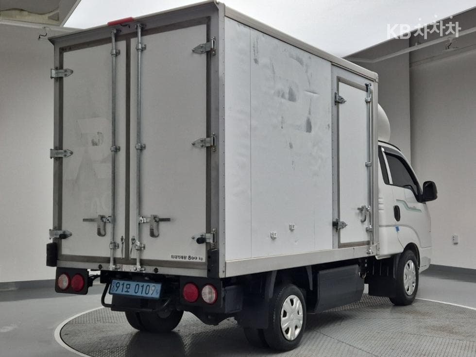 Киа The New (фейслифт) Бонго 3 (лек) EVBox Truck 1 тон Plus형 Королевска кабина Удължено междуосие Стандартен - 3