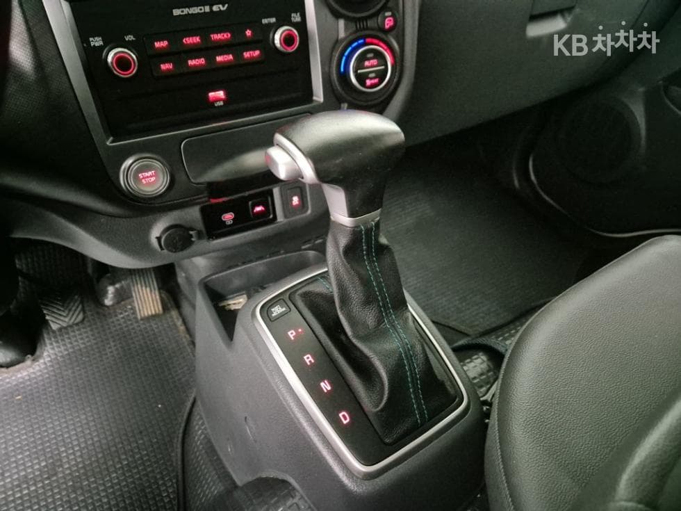 Киа The New (фейслифт) Бонго 3 (лек) EVBox Truck 1 тон Plus형 Королевска кабина Удължено междуосие Стандартен - 7