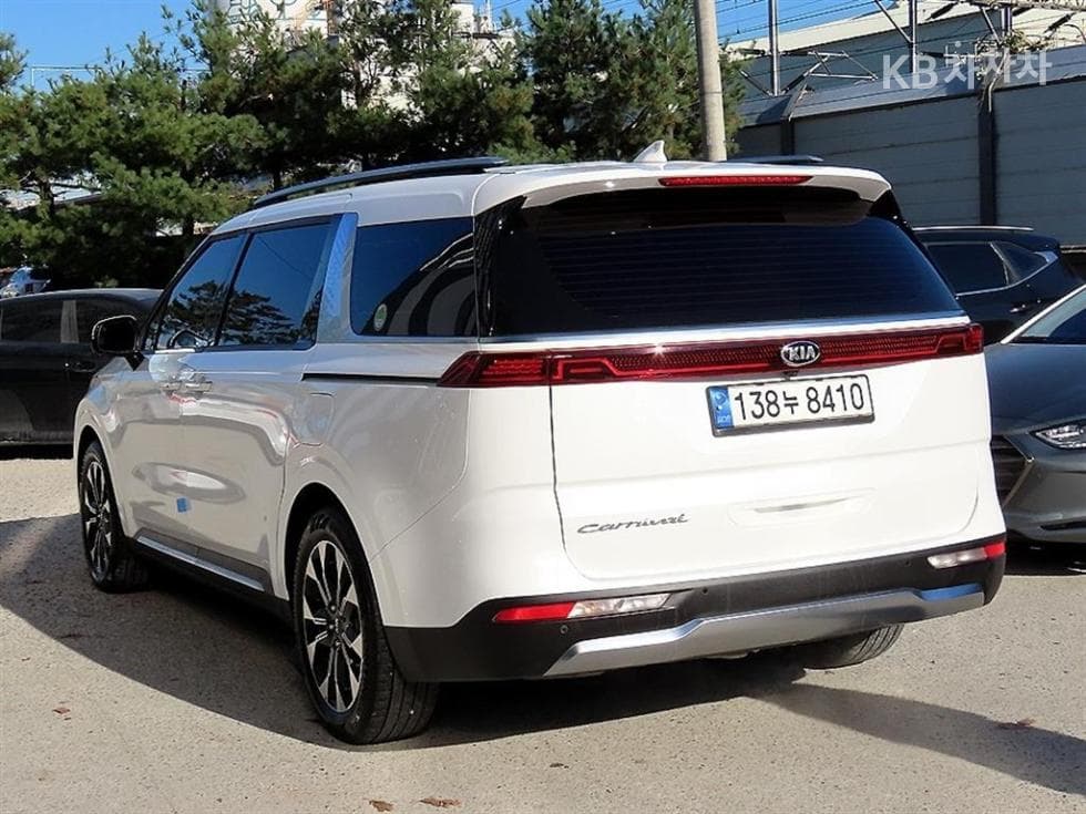 Киа Канивал 4-то поколениеD2.2 9-местен Signature - 3