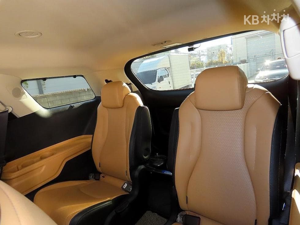 Киа Канивал 4-то поколениеD2.2 9-местен Signature - 7