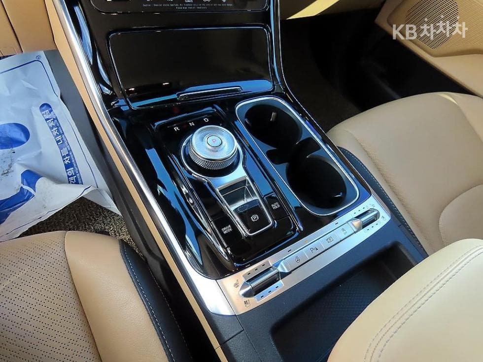 Киа Канивал 4-то поколениеD2.2 9-местен Signature - 11