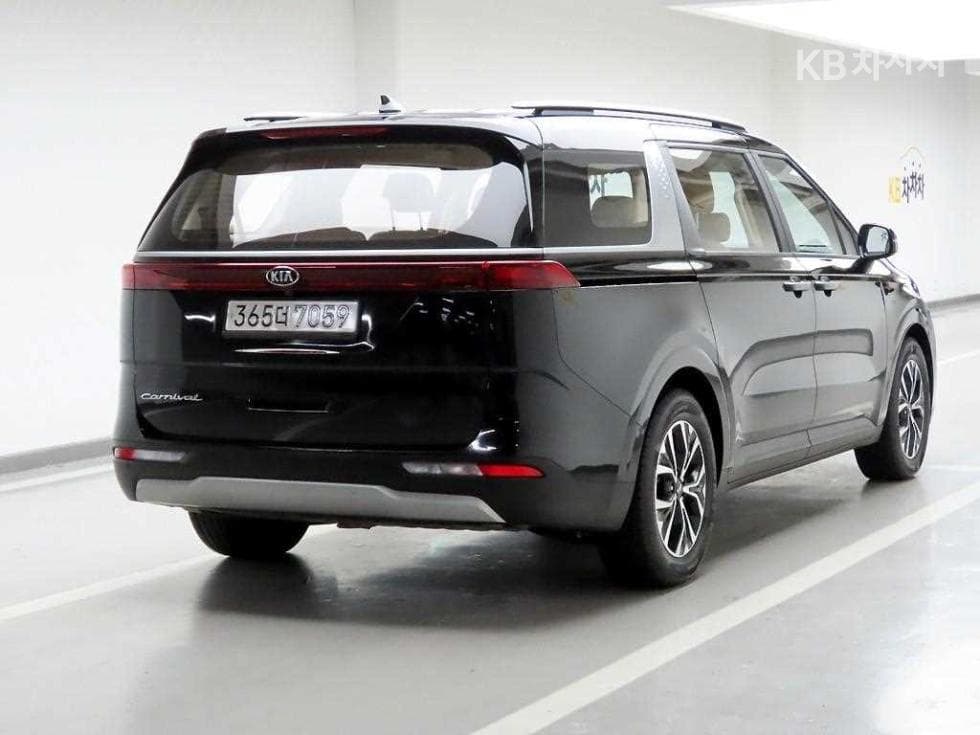 Киа Канивал 4-то поколениеD2.2 9-местен Престиж - 4