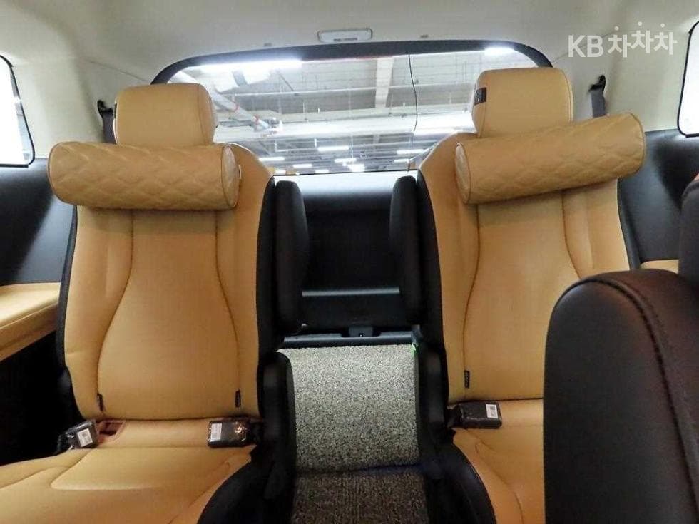 Киа Канивал 4-то поколениеD2.2 9-местен Престиж - 15