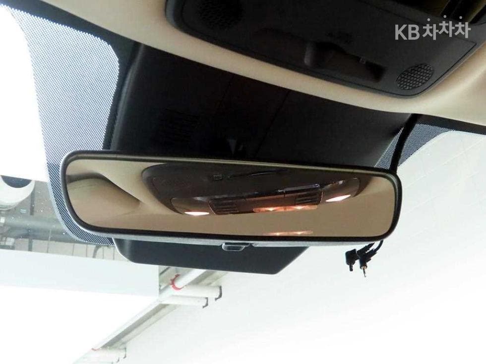 Киа Канивал 4-то поколениеD2.2 9-местен Престиж - 16