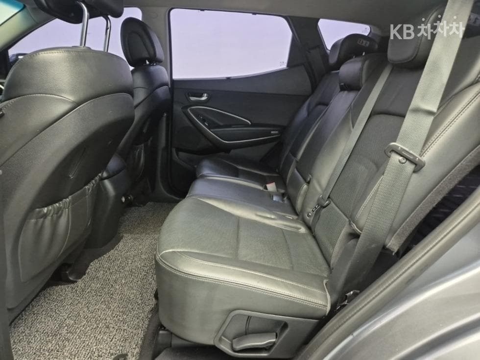 Хюндай Санта Фе The PrimeДизел Хонда R-двигател 2.0 дизел 2WD 7-местен (Лимузин) Exclusive 기본 - 12