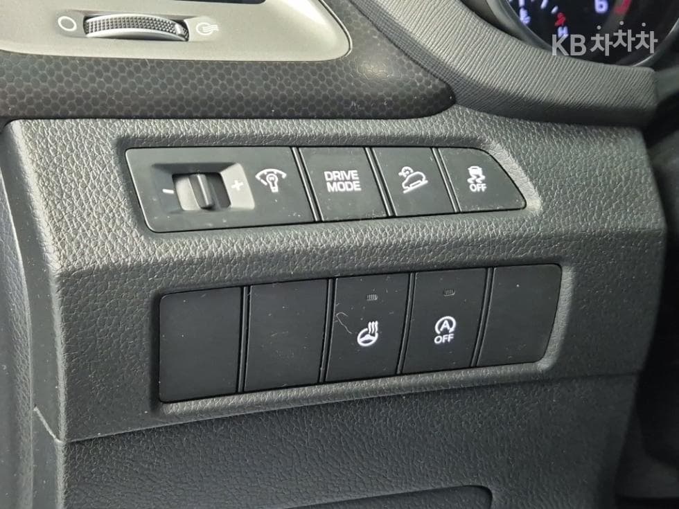 Хюндай Санта Фе The PrimeДизел Хонда R-двигател 2.0 дизел 2WD 7-местен (Лимузин) Exclusive 기본 - 17