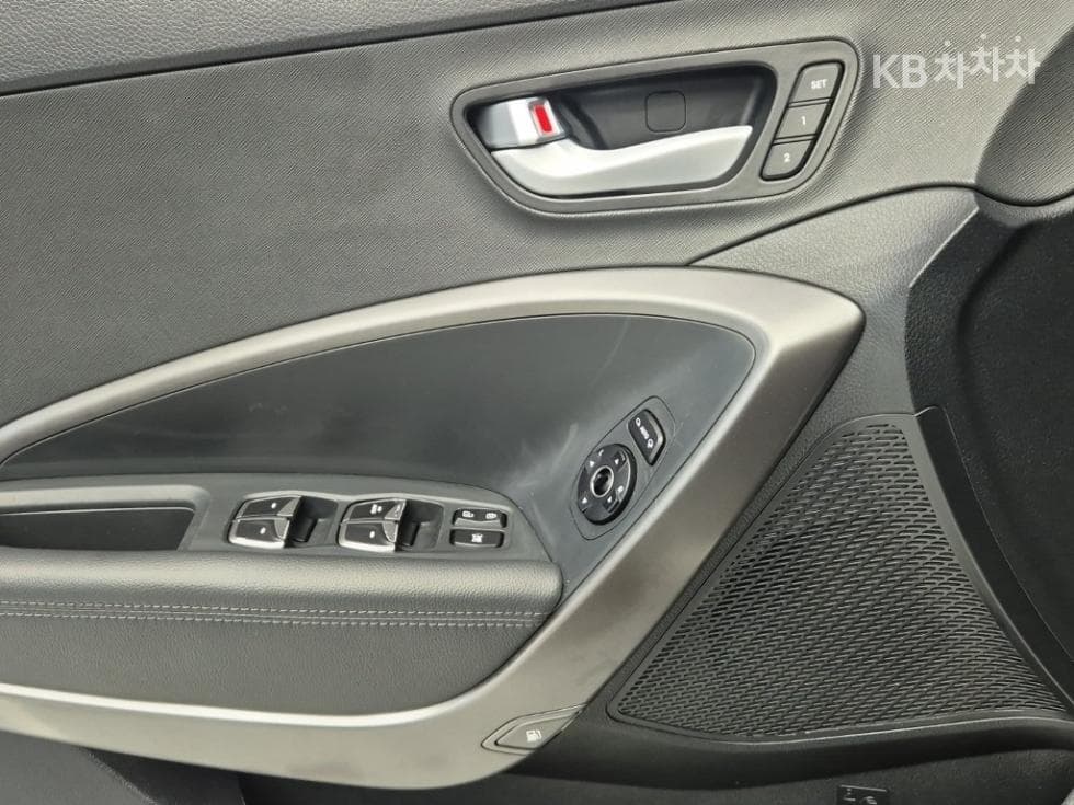 Хюндай Санта Фе The PrimeДизел Хонда R-двигател 2.0 дизел 2WD 7-местен (Лимузин) Exclusive 기본 - 18