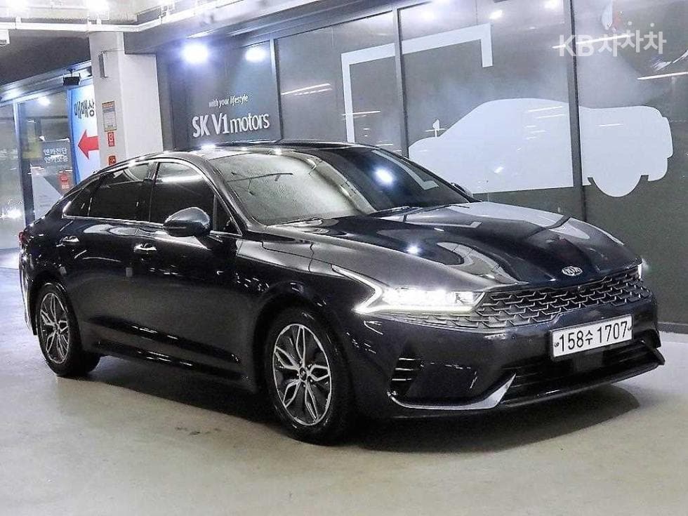 Kia K5 Hybrid 3rd Gen 2.0 HEV Signature - Image 1